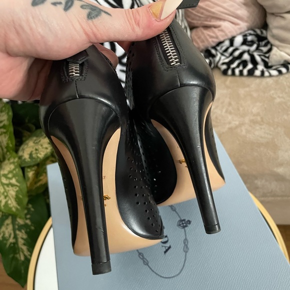 Prada low ankle open toe pumps - Picture 10 of 11